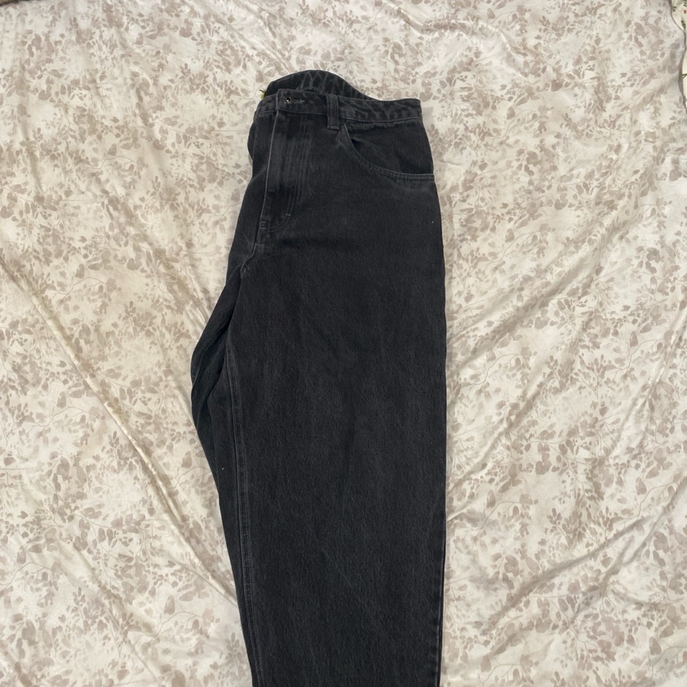 Empyre Men's Dark Black Relaxed Jeans